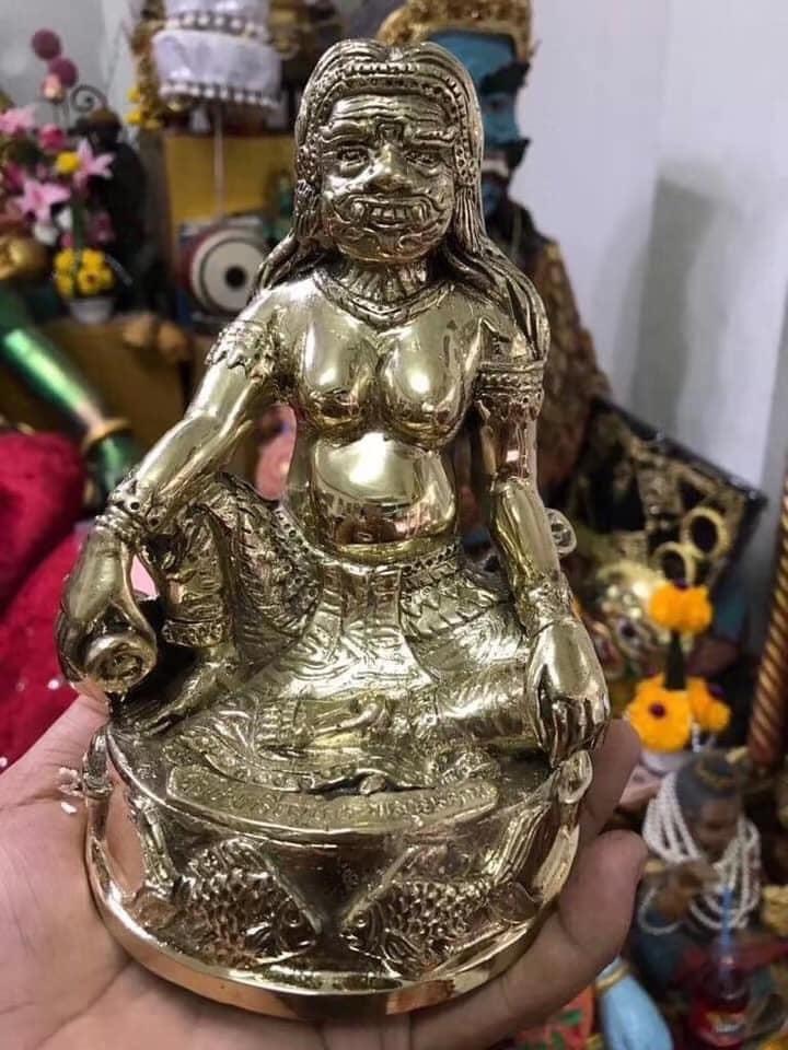 Tượng Nữ thần Nang Panturat (Mẹ khổng lồ)