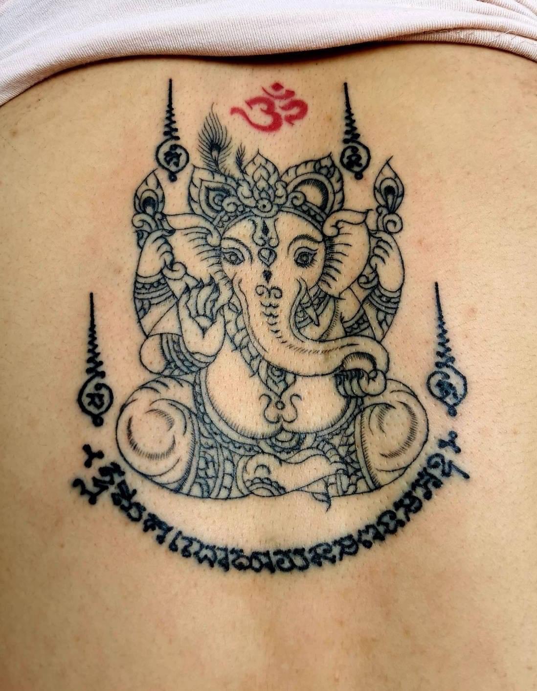 Xăm Hình Nghệ Thuật trên Instagram: “Chúc ae ngày mới phát tài 😁😁 Ý  nghĩa: “Ganesha là một vị thần đáng kính trong Ấn Độ giáo, nhân dạng… | 象, 神